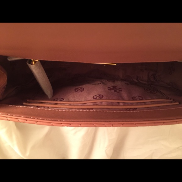 * Authentic Tory Burch Fleming Shoulder Bag * - Picture 5 of 8